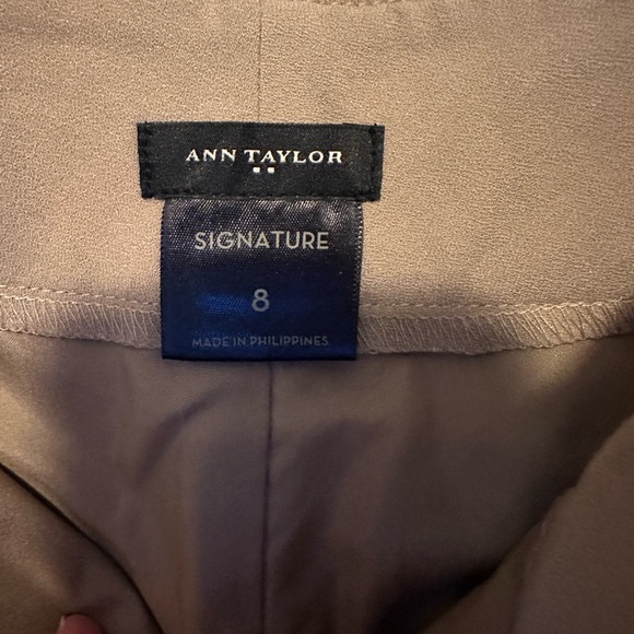 NWOT Ann Taylor size 8 Signature cut tan dress slacks. - Picture 2 of 10